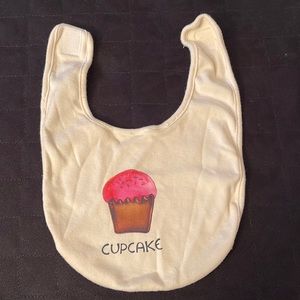 Kee-Ka Cupcake Organic 100% Cotton Bib.